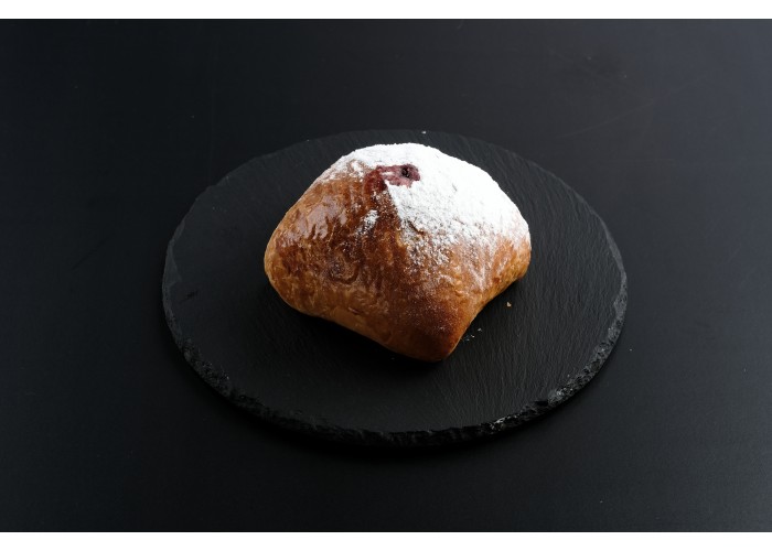 Дениш с клубникой и сливками 